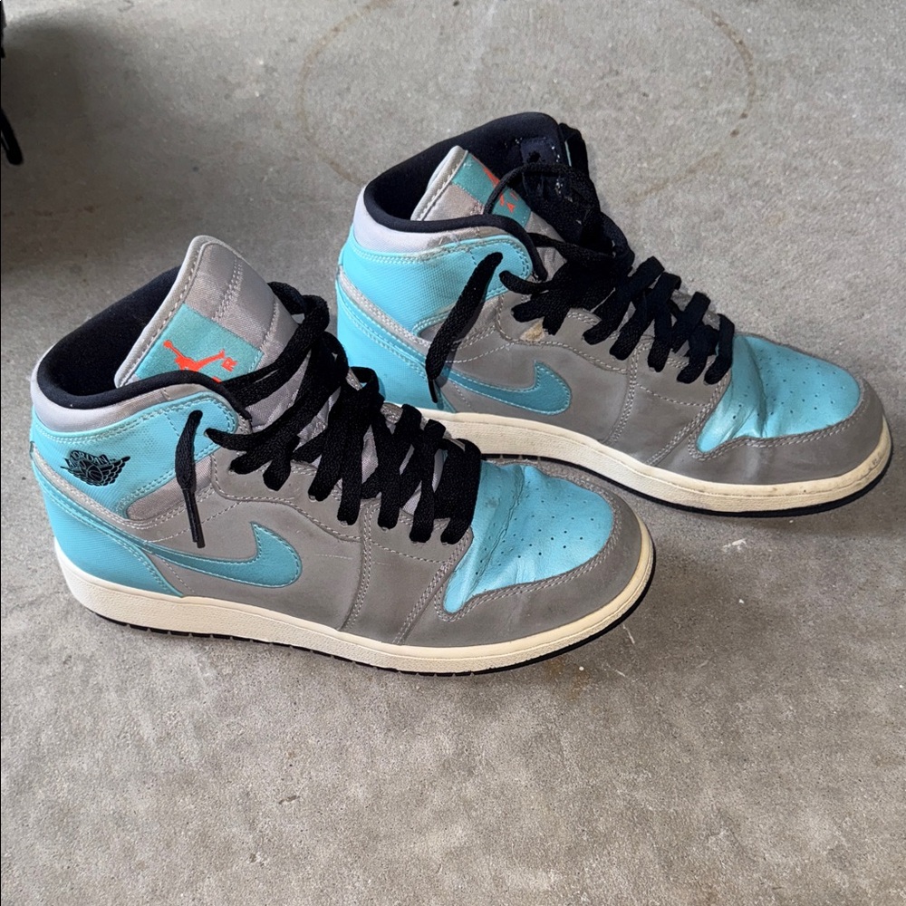 Jordan Gray and Blue (mint) kids 6.5Y High-Top Sneakers